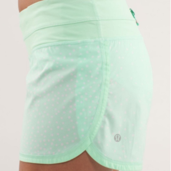 Lululemon Groovy Run Short - Picture 2 of 13